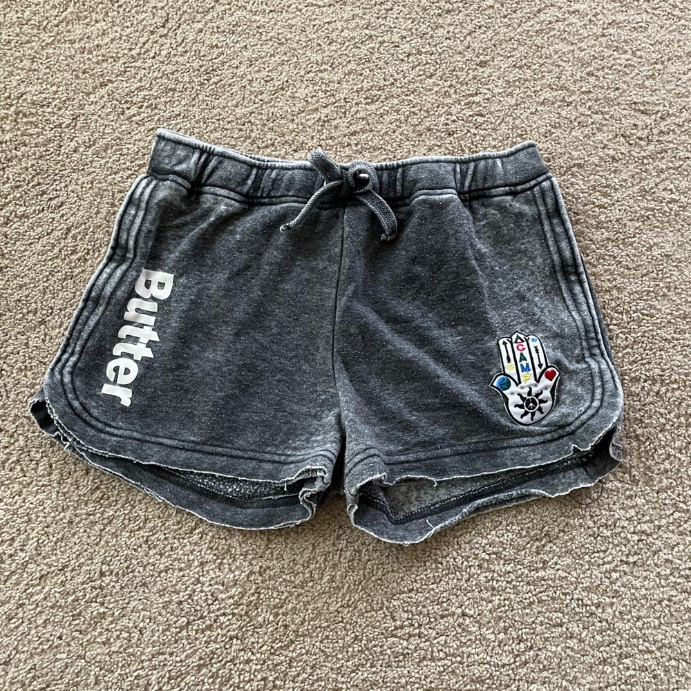 Butter brand girls shorts with camp iron on (hamsa), pockets size 16 (xl)